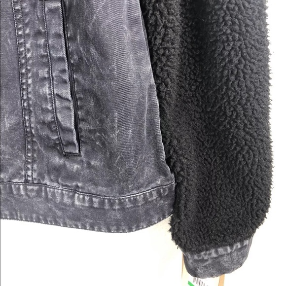 Levi’s Acid Washed Black Denim Trucker Jacket Lrg - Picture 6 of 12